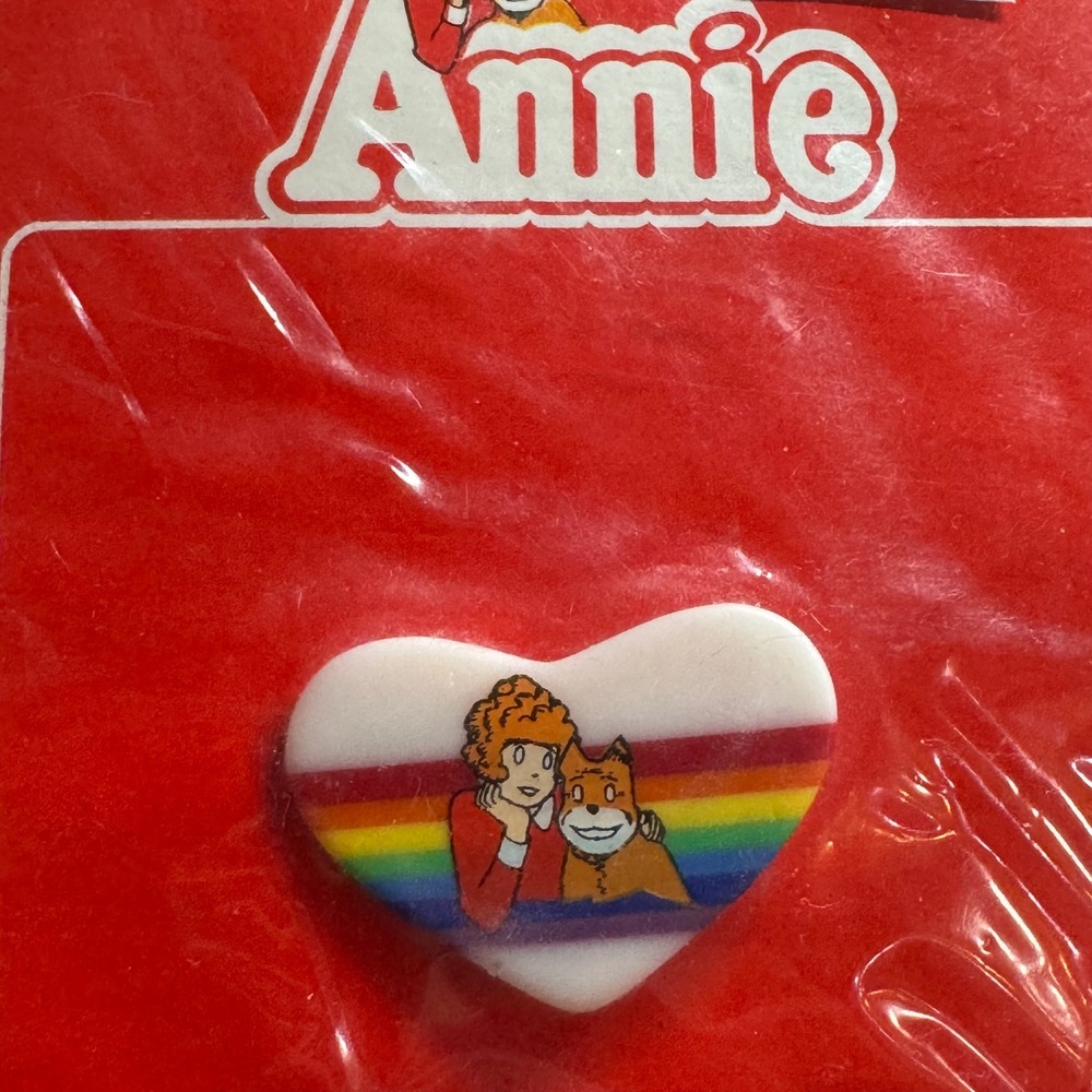 Vintage 1981 Little Orphan Annie Heart Rainbow Pin Annie and Sandy New NIP